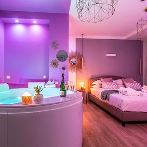 Queen Suite Spa Bath